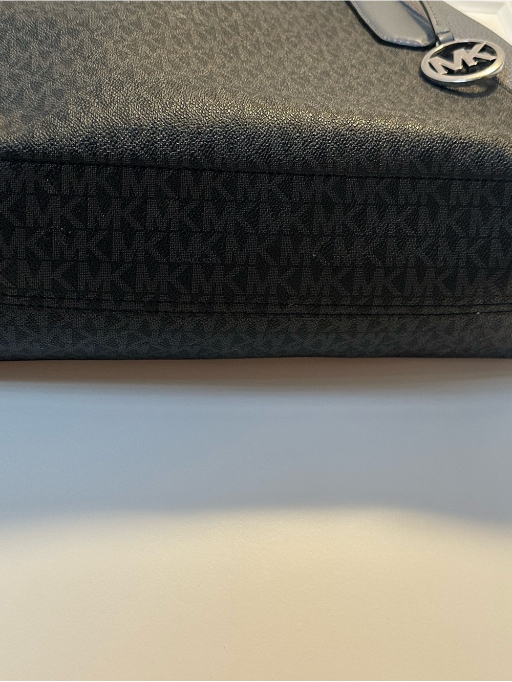 Michael Kors Kimberly Large East West Satchel - Picture 6 of 6